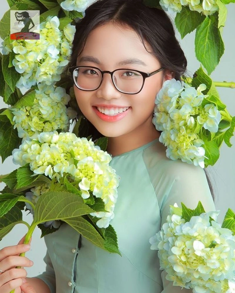 Nét mộc mạc và trong sáng của Phương Mỹ Chi trong từng khoảnh khắc.